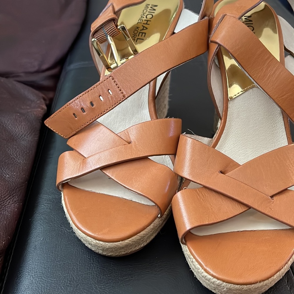 Shoes - Picture 3 of 6